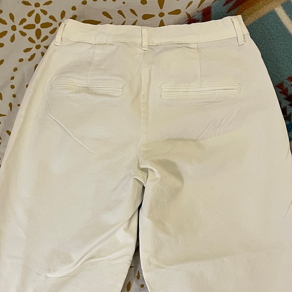 Stylish Men's Cream Chinos - Picture 5 of 9